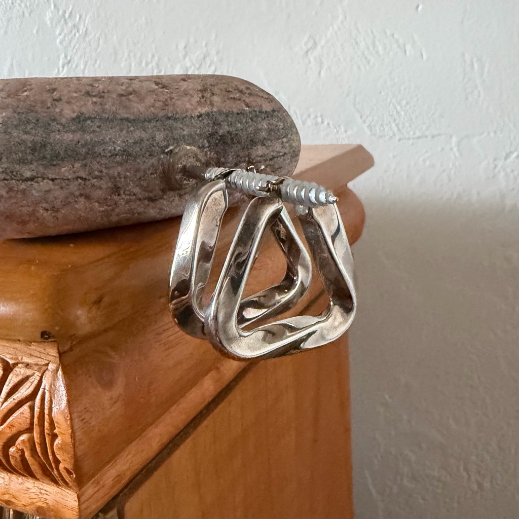 Vintage Bottega Veneta 925 Silver Twist Triangle Hoop Earrings 425$